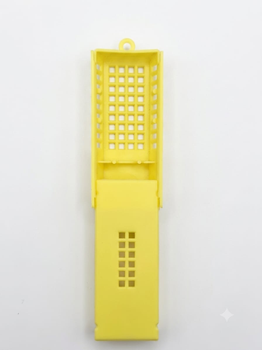 Queen cage rectangular with inbuilt candy slot